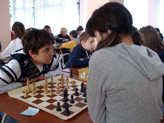 Borbe na prvim stolovima-640.jpg, 42 KB